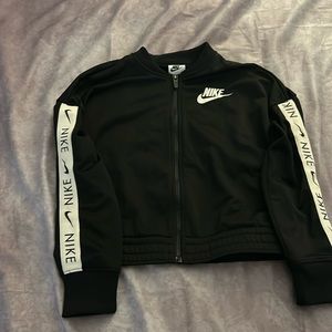 Girls Nike zip up jacket barely used girls med 8-10